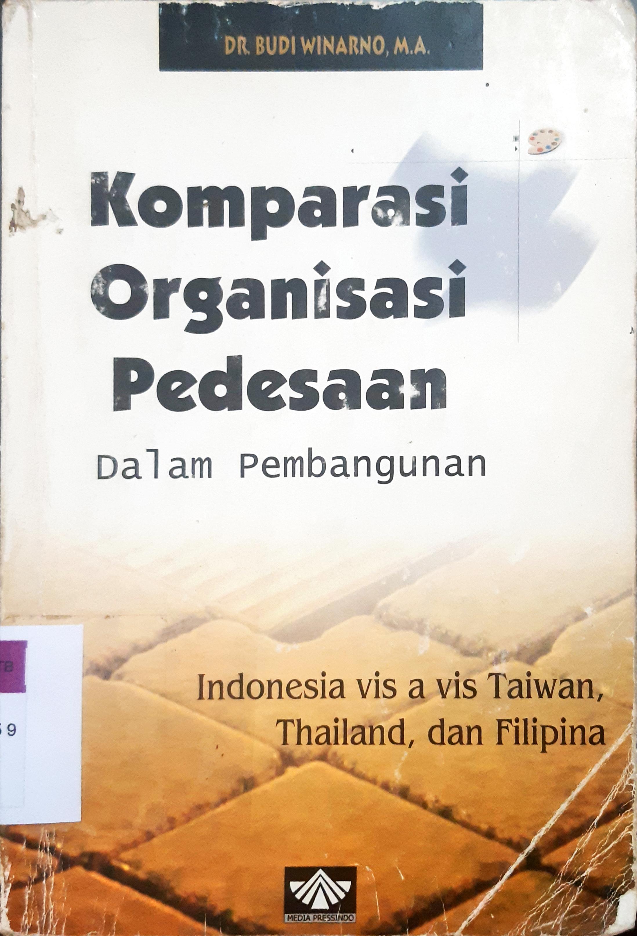 Cover Komparasi organisasi  pedesaan dalam pembangunan. / Budi Winarno