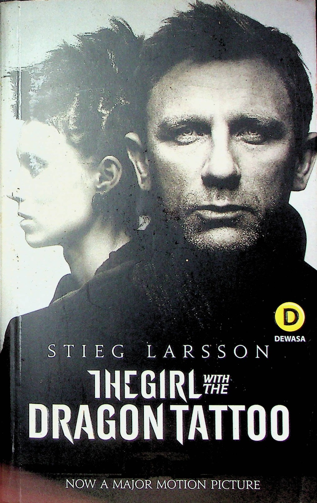 Cover The Girl with the dragon tattoo / Larson, Stieg; Penerjemah, Nurul Agustina; Penyunting, Nur Aini