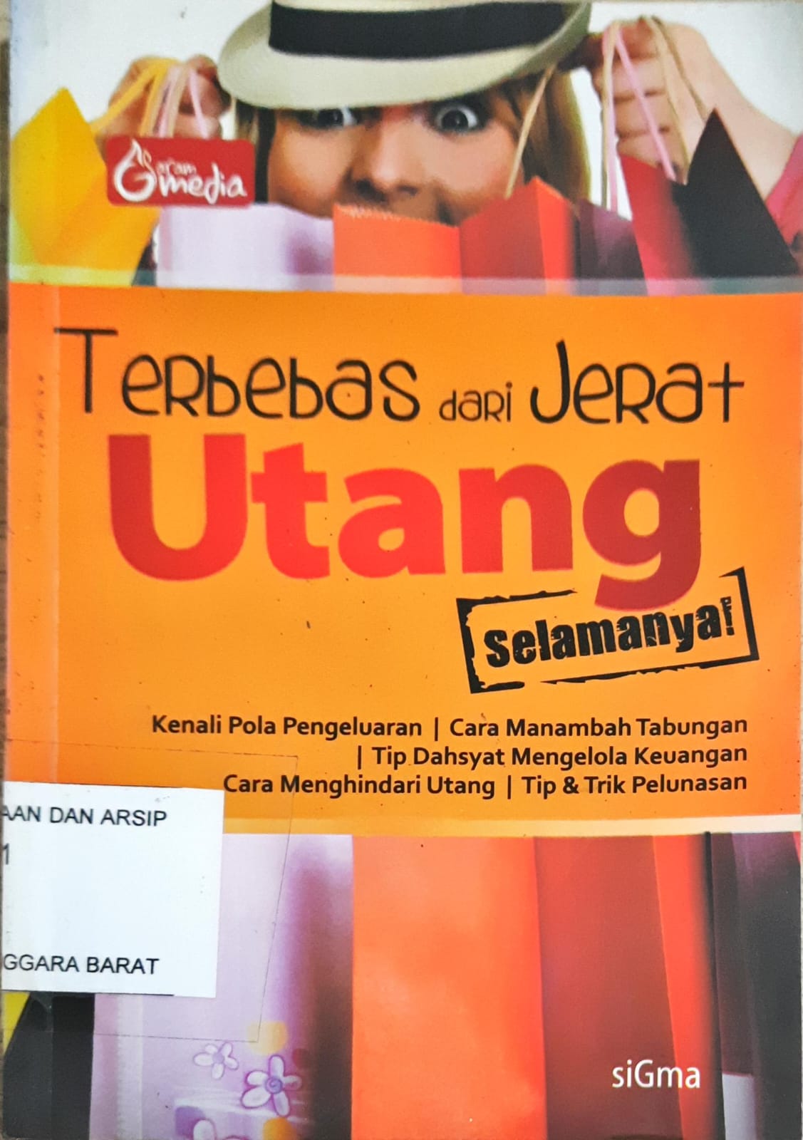 Cover Terbebas dari jerat utang / Dyna Novitasari
